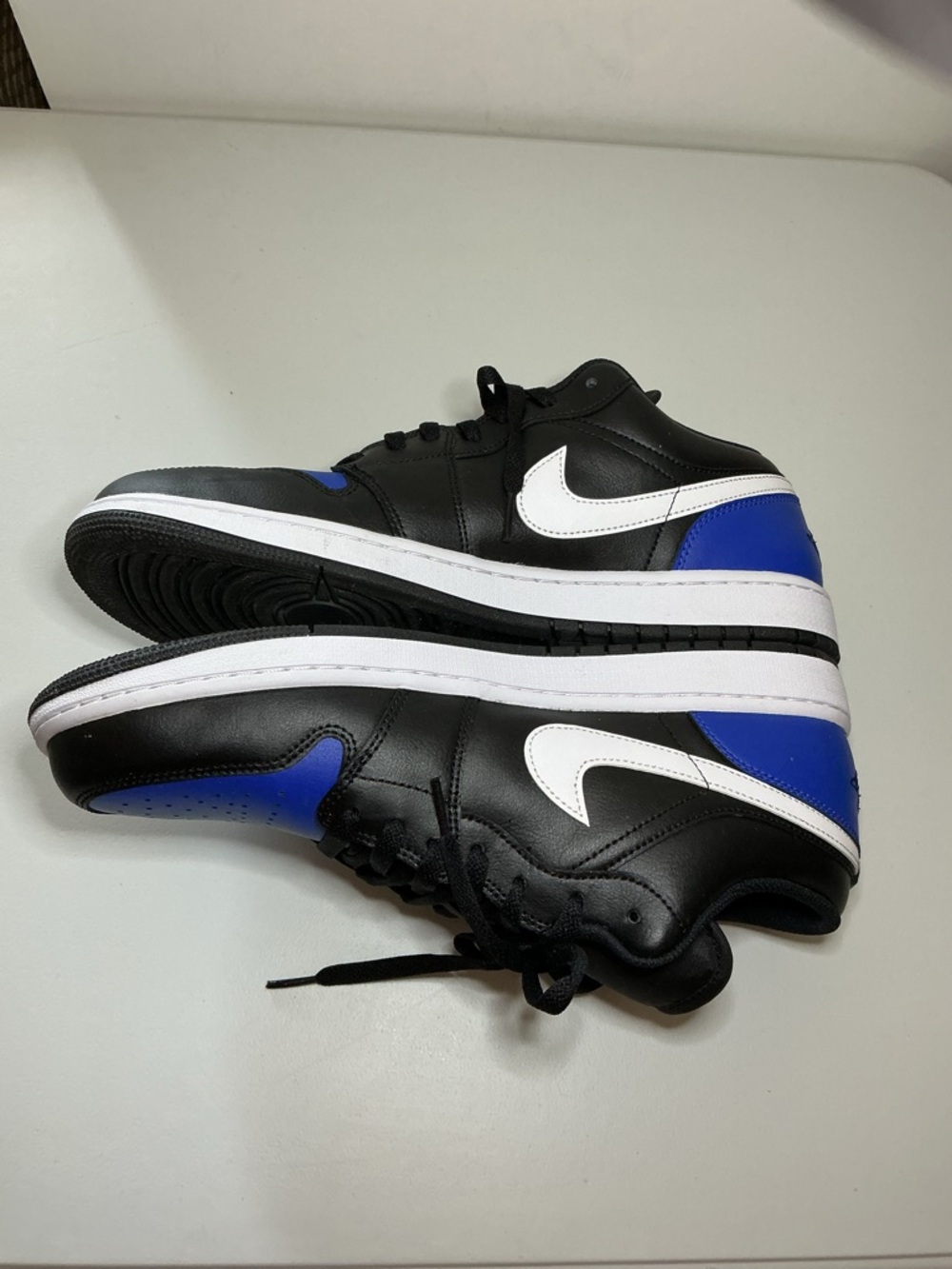 Nike Air Jordan 1 Low - Picture 3 of 6